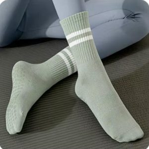 Pilates Socks & Yoga Socks - Crew Non-Slip Grip - Green